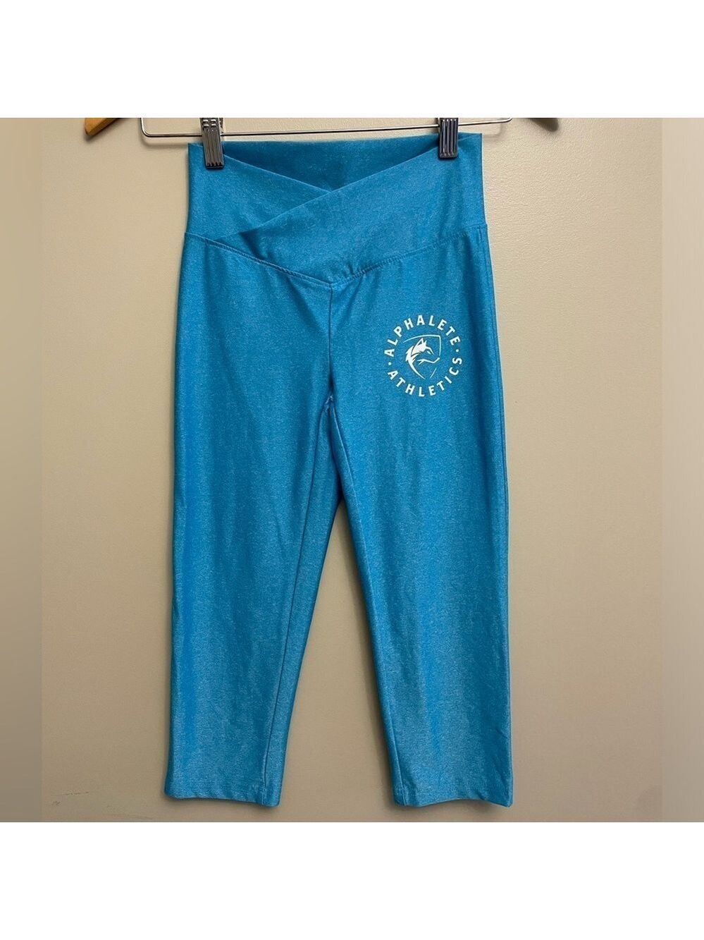 Alphalete Athletics Capri Leggings Blue Small
